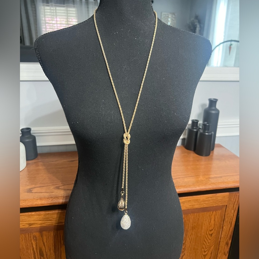 NWT- Elegant Gold and Silver Pendant Necklace